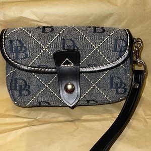 Dooney and Bourke small wristlet black and grey.